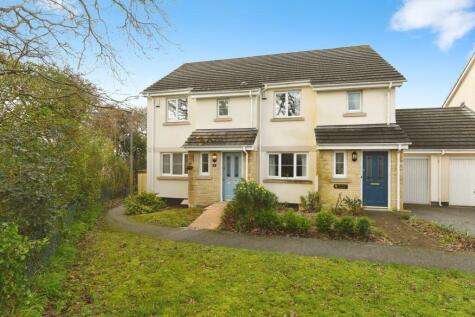 Boscundle Avenue, Falmouth, TR11 14