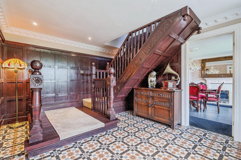 7 bed detached - Ruddymead, Clevedon, BS21 1