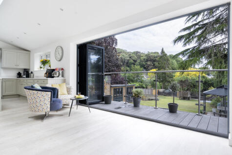 7 bed detached - Ruddymead, Clevedon, BS21 18