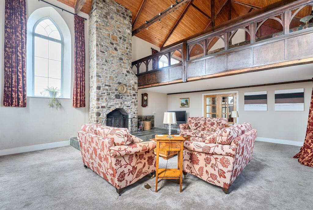 4 bed detached - Higher Clovelly 2