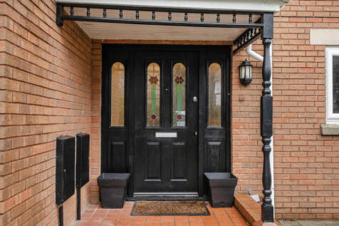 4 bed detached - Blackberry Road, Frome, BA11 18