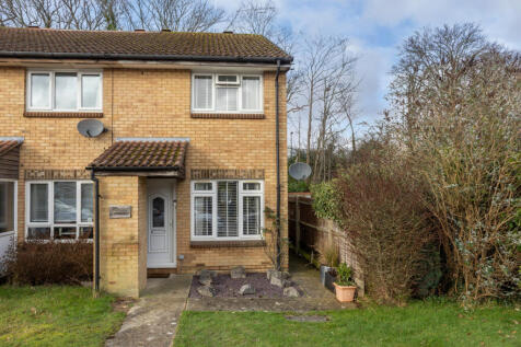 4 bed detached - Blackberry Road, Frome, BA11 19
