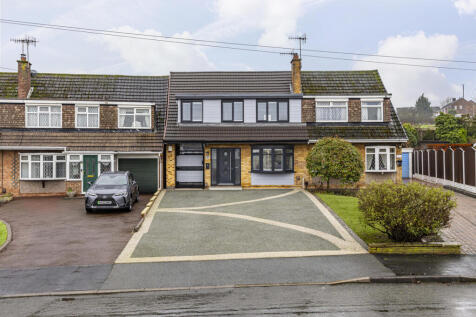 4 bed detached - Blackberry Road, Frome, BA11 21