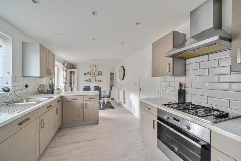4 bed detached - Blackberry Road, Frome, BA11 23