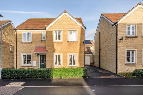 4 bed detached - Blackberry Road, Frome, BA11 24