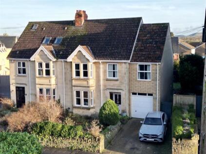 4 bed detached - Blackberry Road, Frome, BA11 27