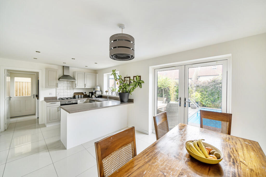 4 bed detached - Blackberry Road, Frome, BA11 4