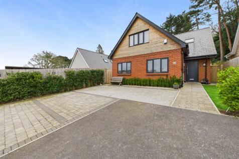 5 bed detached - Broadstone 18