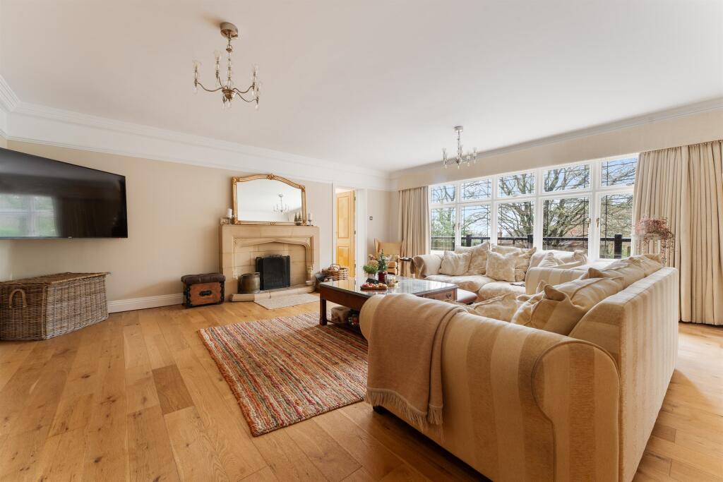 5 bed detached - Broadstone 4