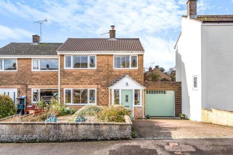 4 bed detached - Park View, Crewkerne, Somerset, TA18 20