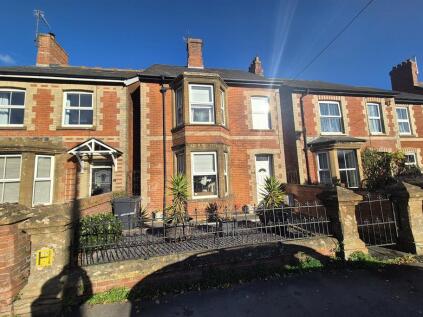 4 bed detached - Park View, Crewkerne, Somerset, TA18 26