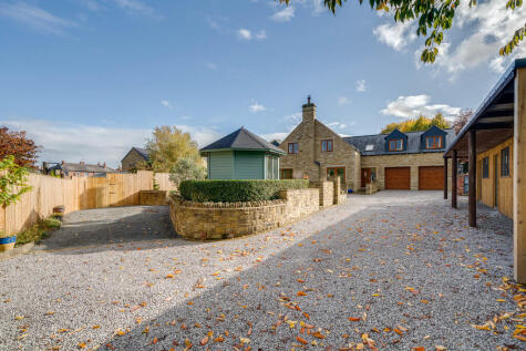 Mountfield, Huddersfield Road, Liversedge, WF15 17