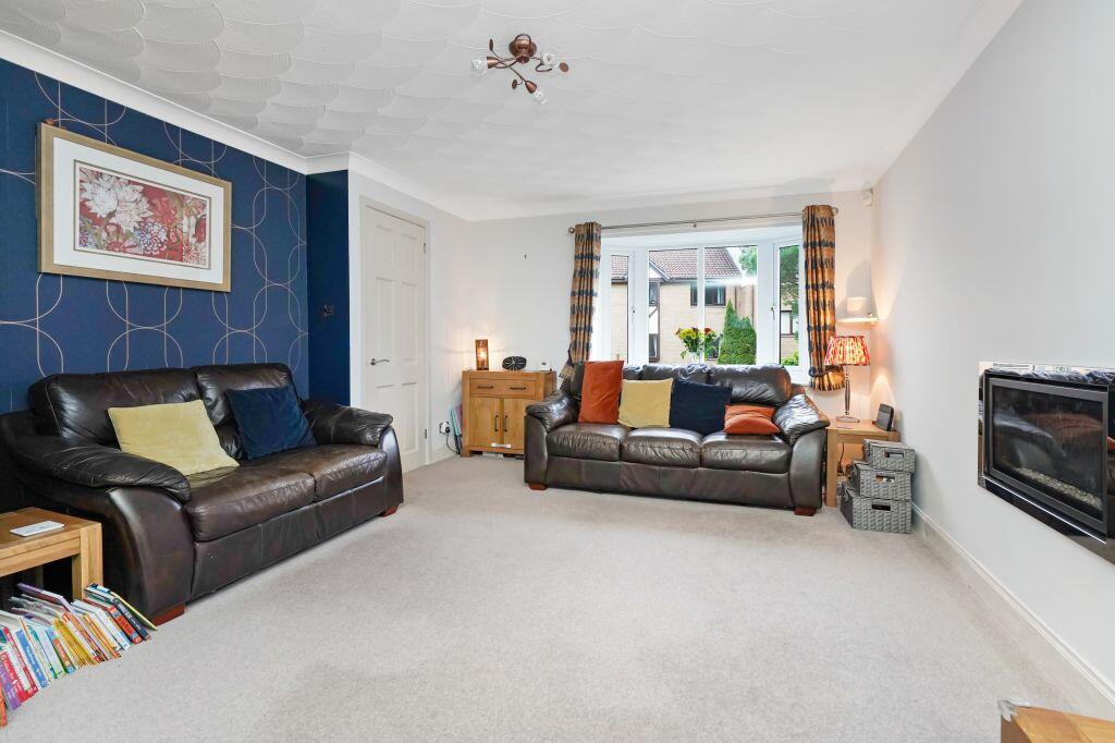 32 The Gallolee, Colinton, Edinburgh, EH13 9QL 1