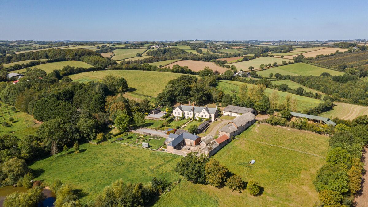 6-bedroom equestrian property with 28.2 acres in Devon 7