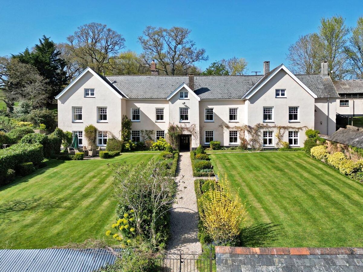 6-bedroom equestrian property with 28.2 acres in Devon 8