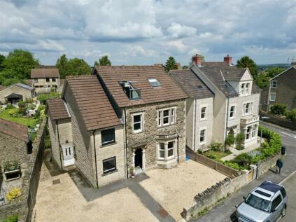 7 bed detached - Riverside Cottage Holidays, Oldford Farm, Frome, BA11 2NF 9