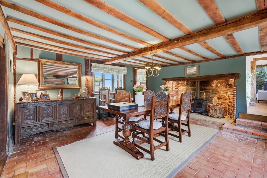 5-bedroom equestrian property with 5 acres in Suffolk 4