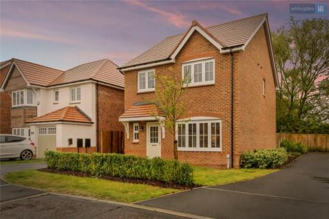 4-bedroom country estate with 2.5 acres in Devon 25