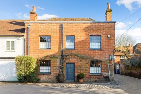 3 bed detached - London Road, Hindhead, Surrey, GU26 17