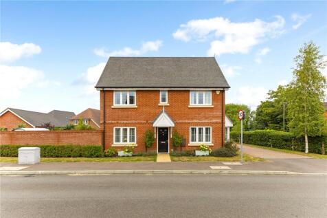3 bed detached - London Road, Hindhead, Surrey, GU26 19