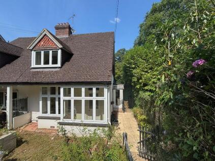 3 bed detached - London Road, Hindhead, Surrey, GU26 26