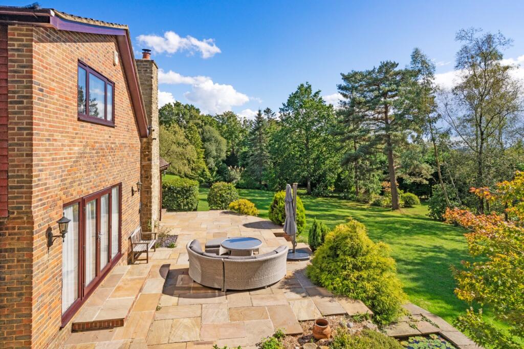 High Broom Lane, Crowborough, East Sussex, TN6 3