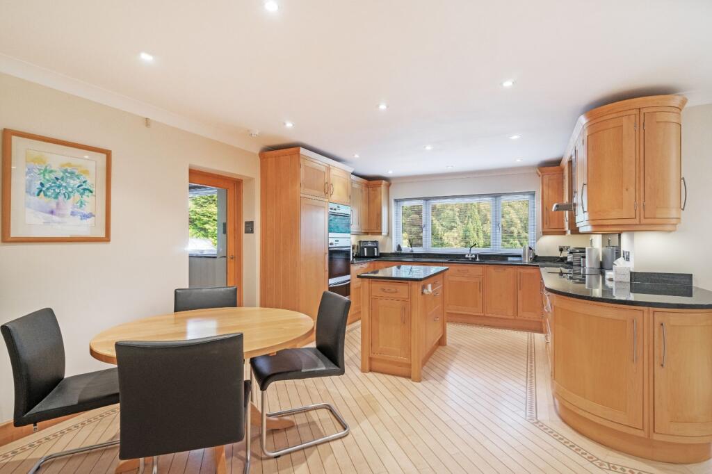 High Broom Lane, Crowborough, East Sussex, TN6 4