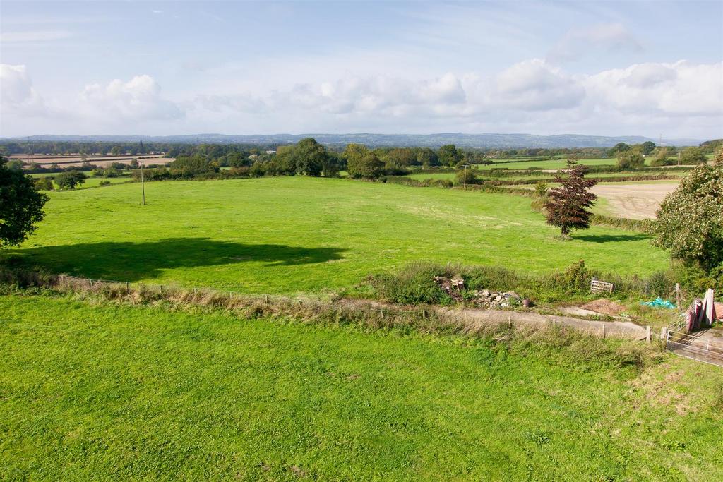 5-bedroom country house with 25 acres in uk 11