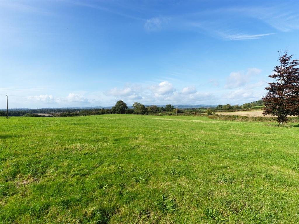 5-bedroom country house with 25 acres in uk 13