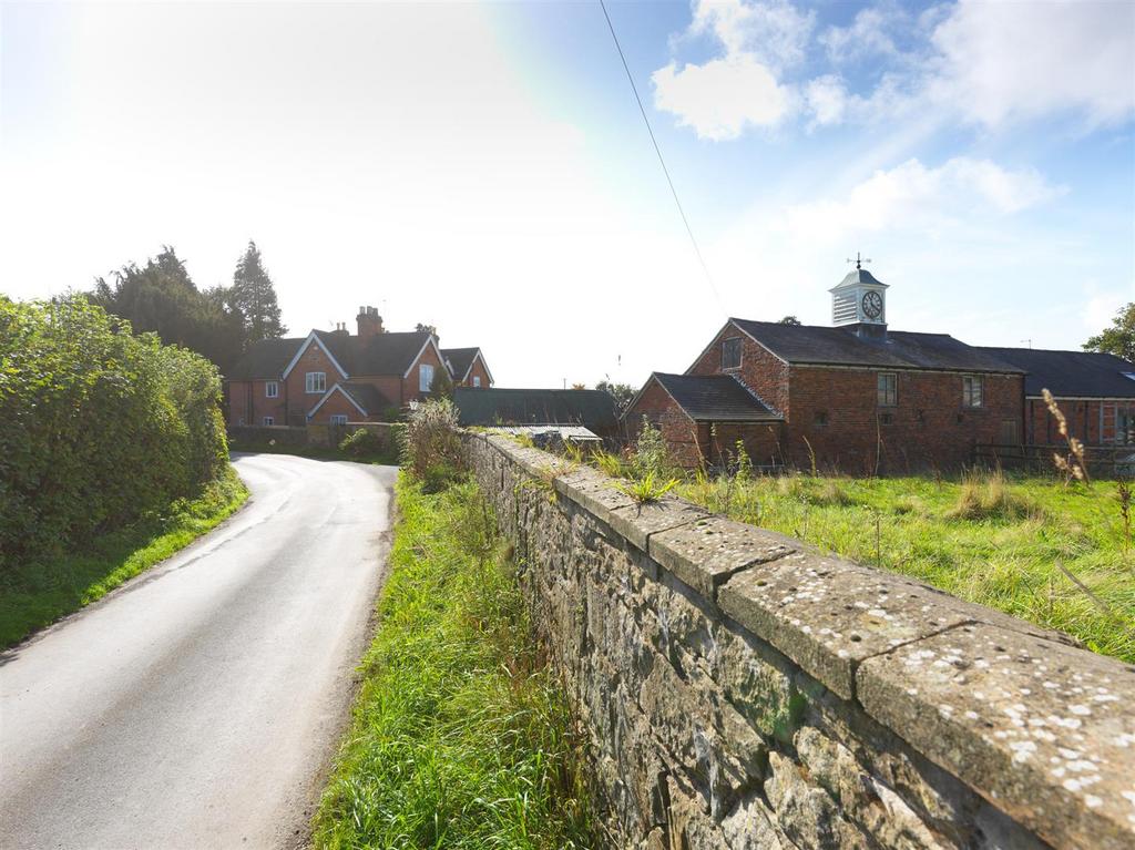 5-bedroom country house with 25 acres in uk 18