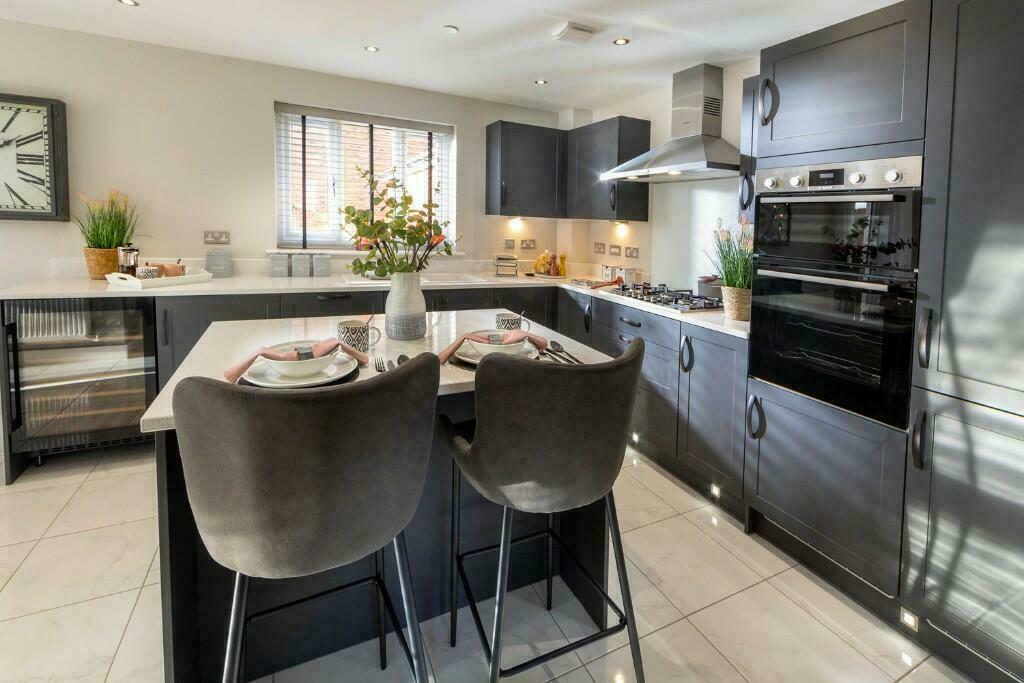 Ludgershall, Wiltshire, SP11 9TW 32