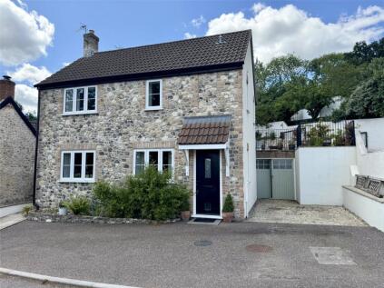 3 bed detached - Combe St. Nicholas, Chard, Somerset, TA20 27