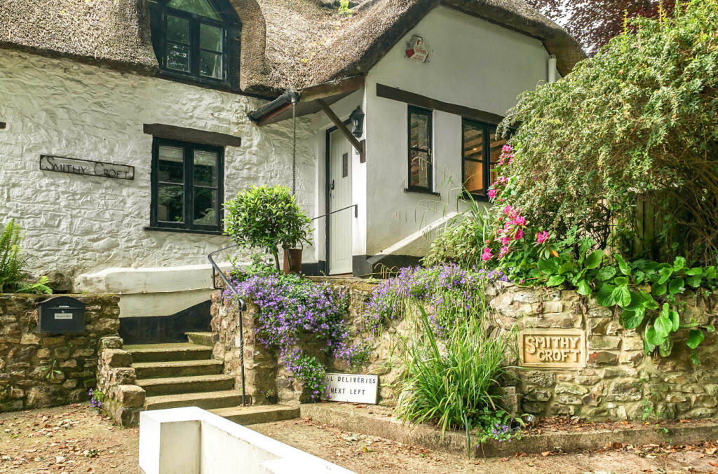 3 bed detached - Combe St. Nicholas, Chard, Somerset, TA20 3
