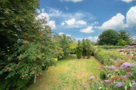 St. Johns Road, Crowborough, East Sussex, TN6 21