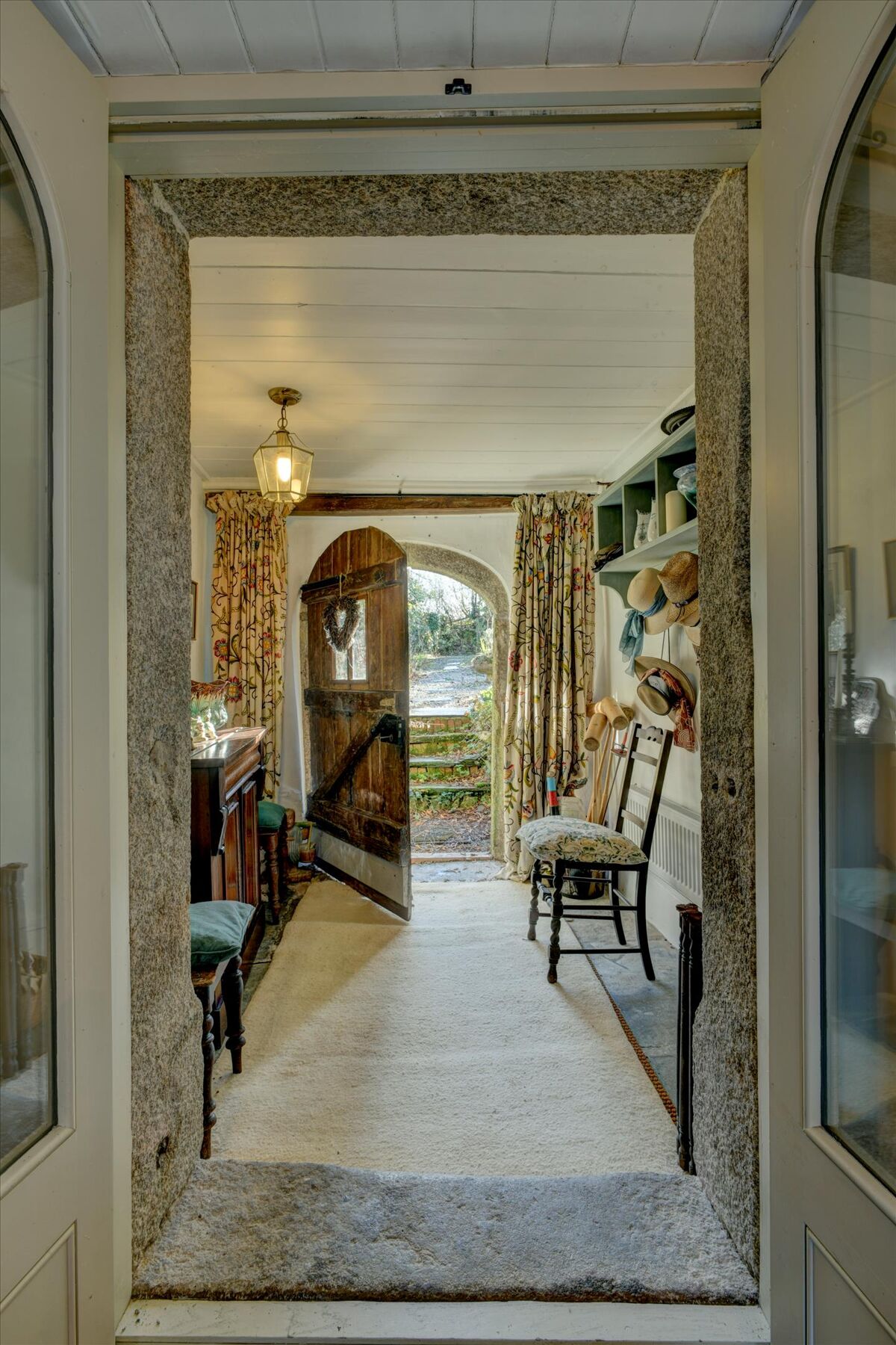 4-bedroom farmhouse with 19.6 acres in Cornwall 7